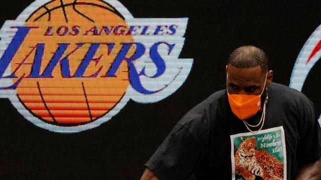 浓眉哥状态已重新拉满 勒布朗何时才能王者归来？